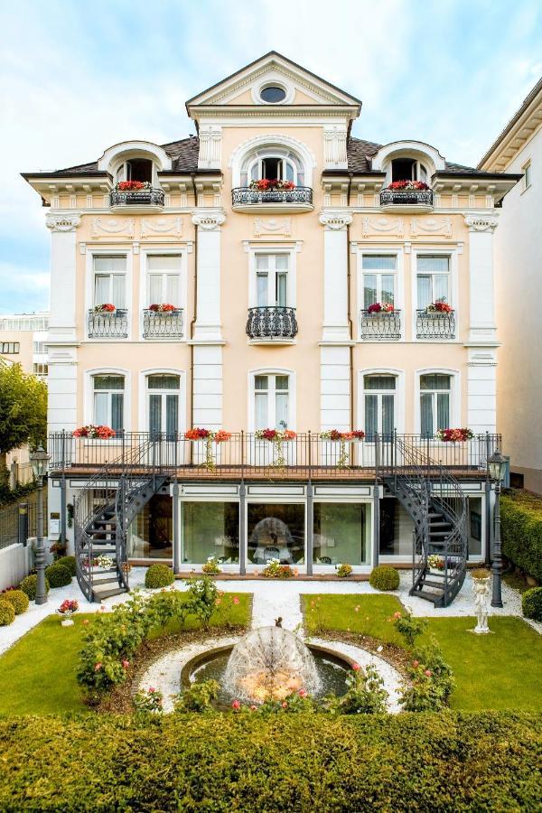 Hotel Villa Am Kurpark Bad Homburg vor der Hoehe Luaran gambar