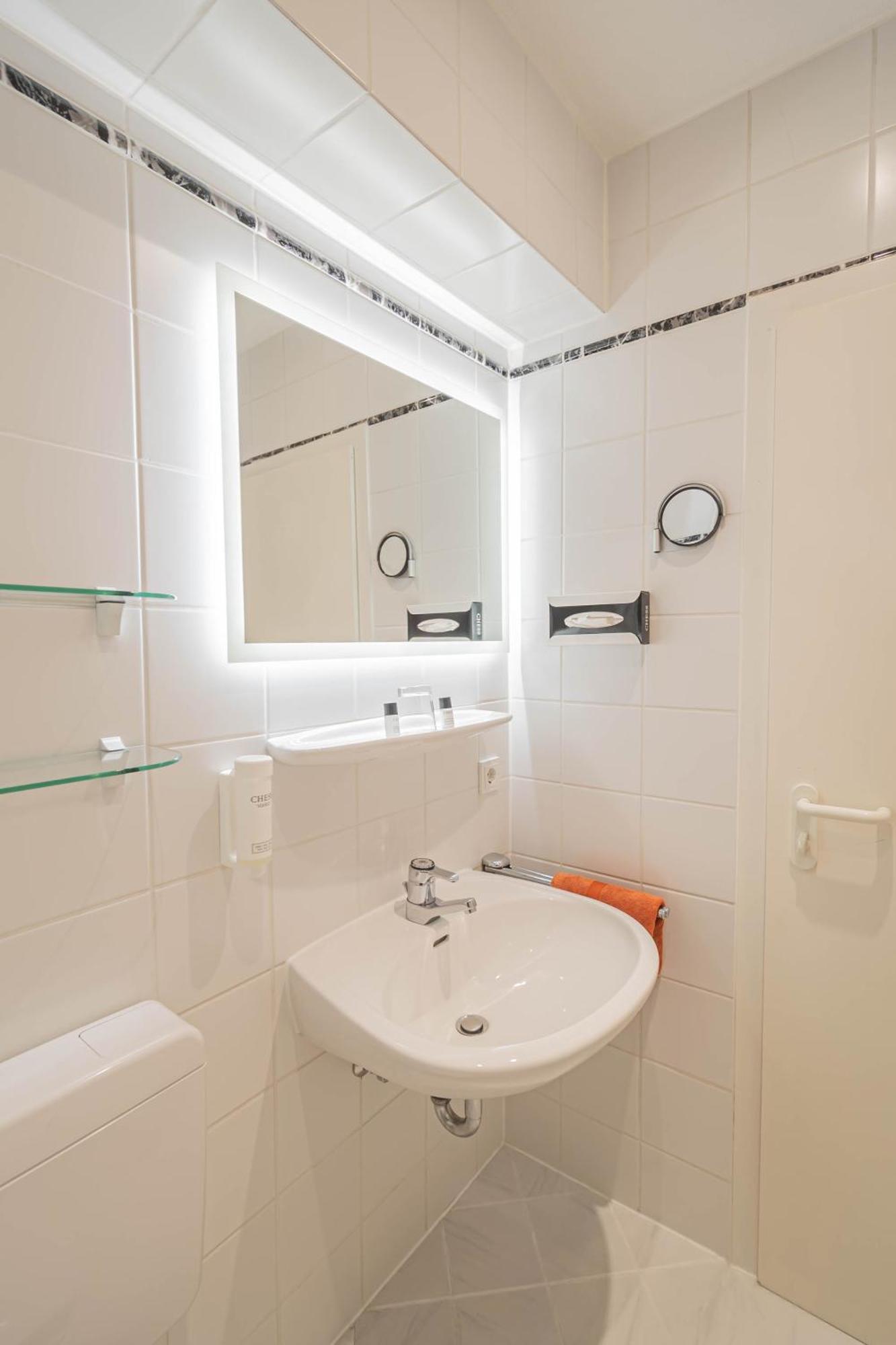 Hotel Villa Am Kurpark Bad Homburg vor der Hoehe Bilik gambar