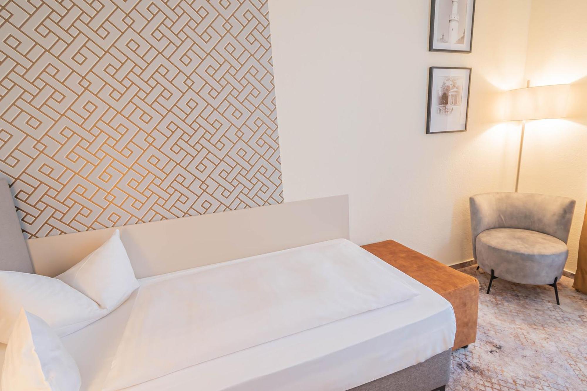 Hotel Villa Am Kurpark Bad Homburg vor der Hoehe Bilik gambar