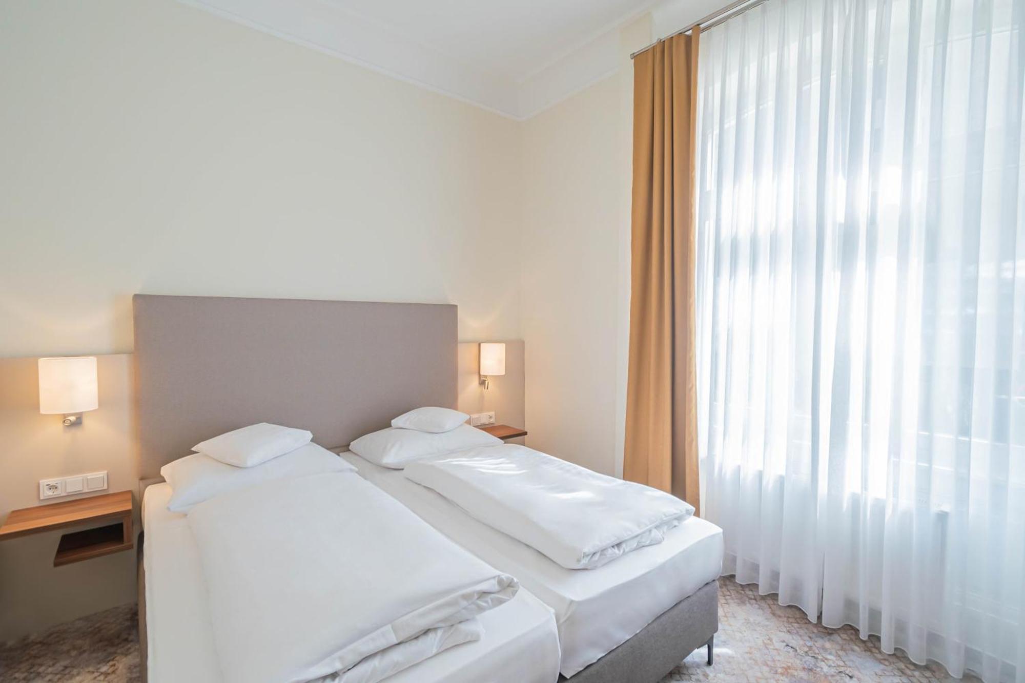 Hotel Villa Am Kurpark Bad Homburg vor der Hoehe Bilik gambar